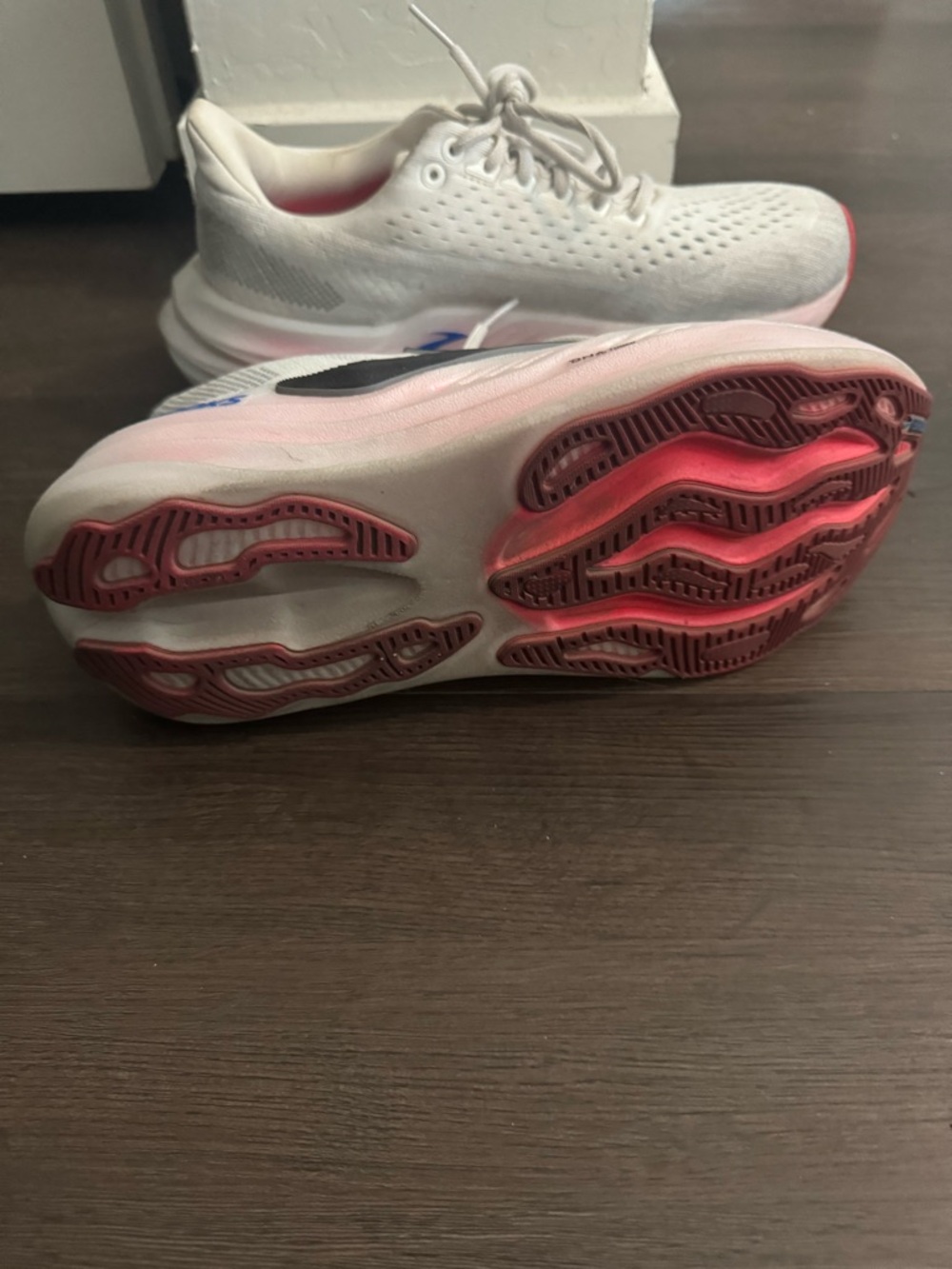Brooks Women's White and Pink Running Shoes with Gray Logo - Picture 3 of 4